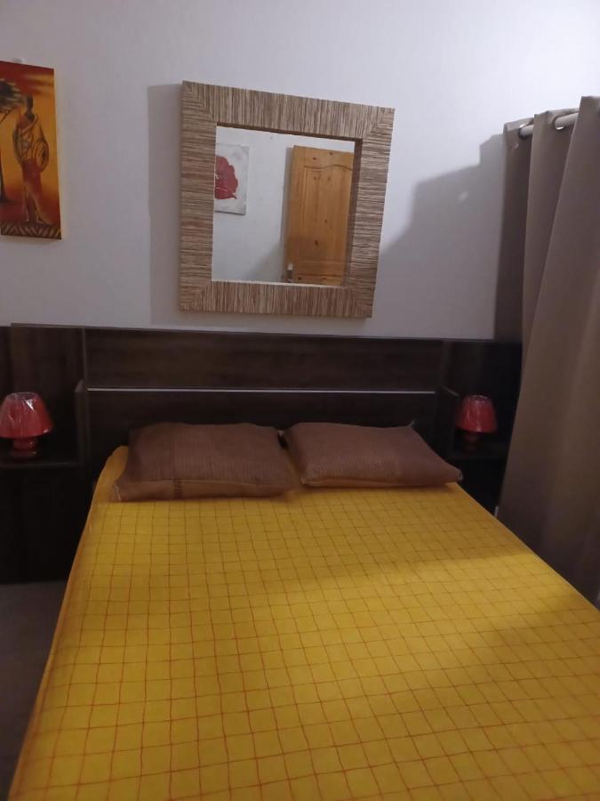 Charmant Bungalow Du Moule Villa Льо Мул Екстериор снимка