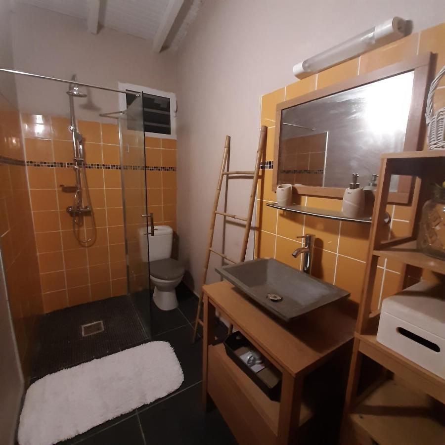 Charmant Bungalow Du Moule Villa Льо Мул Екстериор снимка
