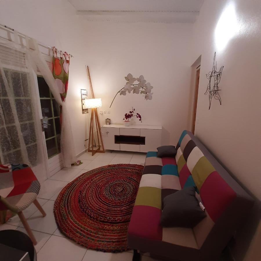 Charmant Bungalow Du Moule Villa Льо Мул Екстериор снимка